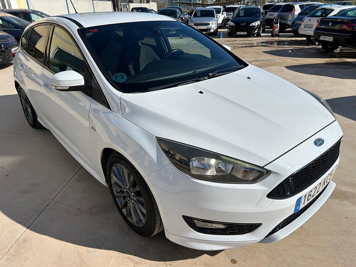 FORD FOCUS ST LINE 1.0 AUTO SPANISH LHD IN SPAIN 49000 MILES SUPERB 2017